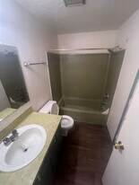 5332-5334 A St in Springfield, OR - Building Photo