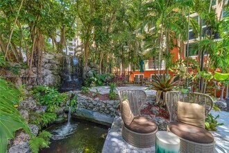 2951 S Bayshore Dr, Unit 1017 in Miami, FL - Building Photo - Building Photo