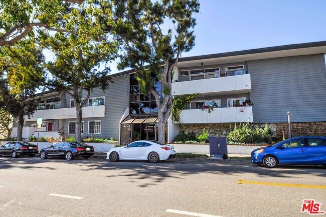 2021 California Ave in Santa Monica, CA - Building Photo - Building Photo