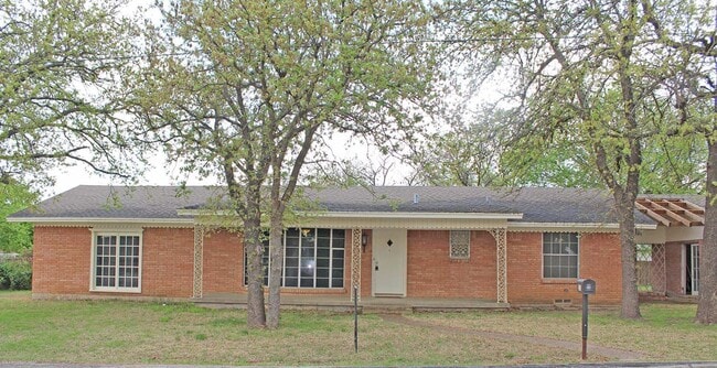 property at 202 S 3rd St