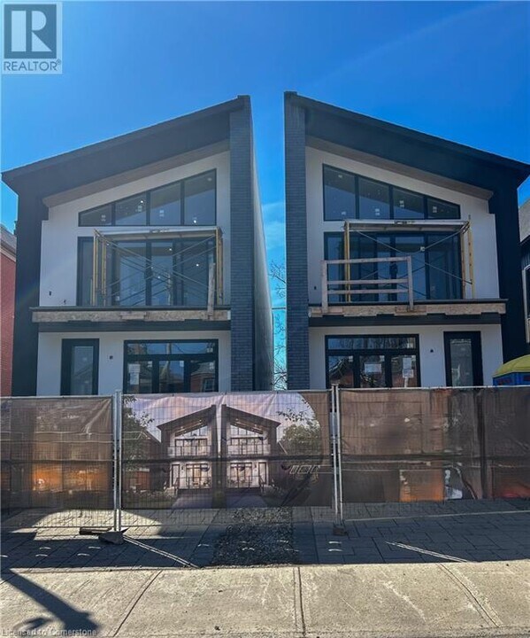 79 Melbourne St in Hamilton, ON - Building Photo