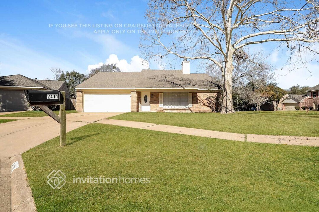 2411 Dabney Manor Ct in Katy, TX - Building Photo
