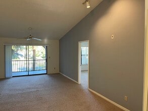 2190 Arbour Walk Cir in Naples, FL - Building Photo - Building Photo