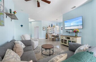 9050 Las Maderas Dr in Bonita Springs, FL - Building Photo - Building Photo