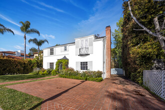 240 S El Camino Dr in Beverly Hills, CA - Building Photo - Building Photo