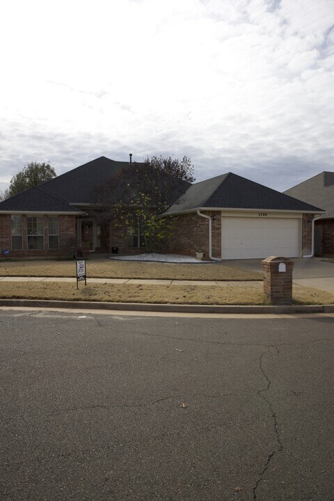 2708 NW 170th Terrace in Edmond, OK - Building Photo