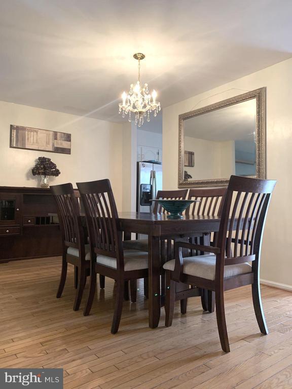 12304 Quiet Hollow Ct in Fairfax, VA - Building Photo - Building Photo