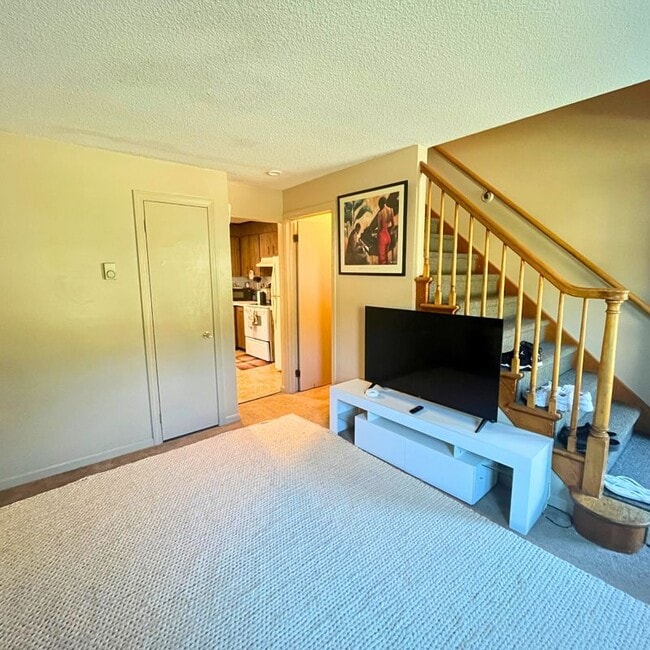 537 Boswell Ave in Norwich, CT - Foto de edificio - Building Photo