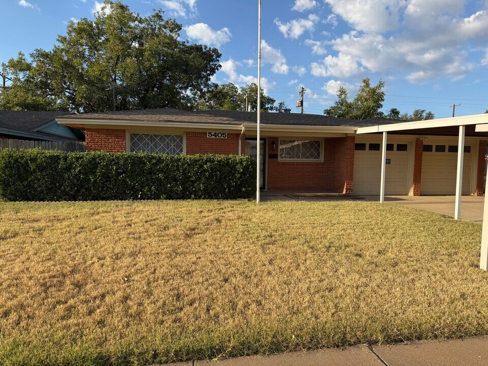 5405 8th St in Lubbock, TX - Building Photo