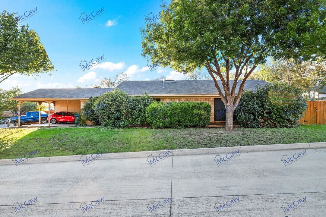 5002 Geddes Ave in Fort Worth, TX - Building Photo