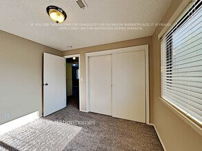 8102 64th St Ct W in Tacoma, WA - Foto de edificio - Building Photo