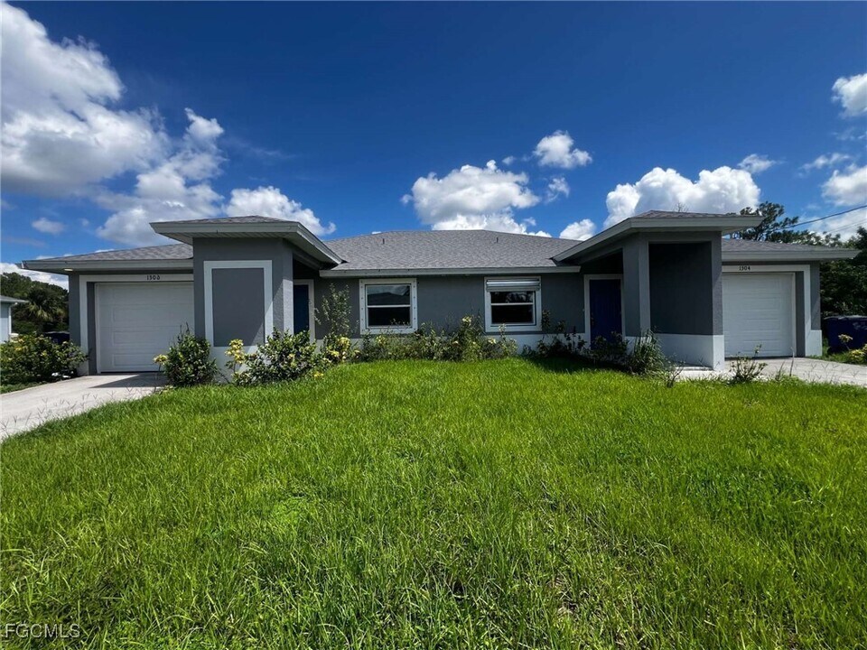 1306 W 12th St in Lehigh Acres, FL - Building Photo