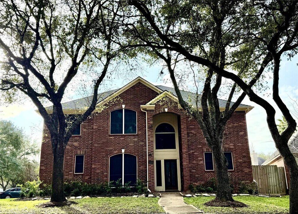 1818 Maidenhair Ln in Sugar Land, TX - Foto de edificio