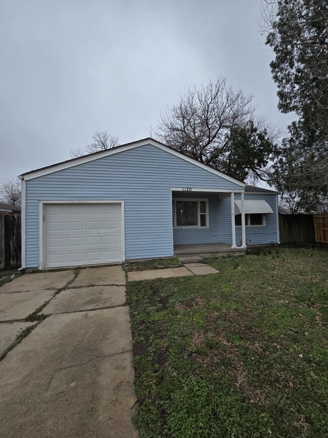 property at 1120 N Minneapolis Ave