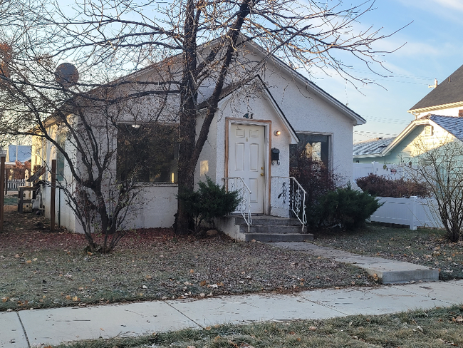 property at 41 E Carlton Ave