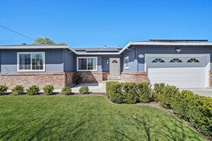 1717 Gladstone Ave in San Jose, CA - Building Photo