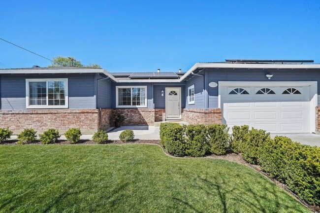 property at 1717 Gladstone Ave