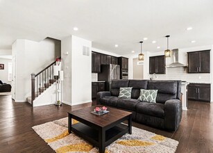 49772 Shoreline Dr in Canton, MI - Building Photo - Building Photo