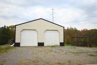 615 Concord Rd in Verona, KY - Foto de edificio - Building Photo