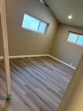 4705 Yosemite Blvd in Modesto, CA - Foto de edificio - Building Photo