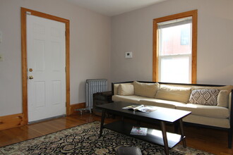 139 Marcella St, Unit 1 in Boston, MA - Foto de edificio - Building Photo