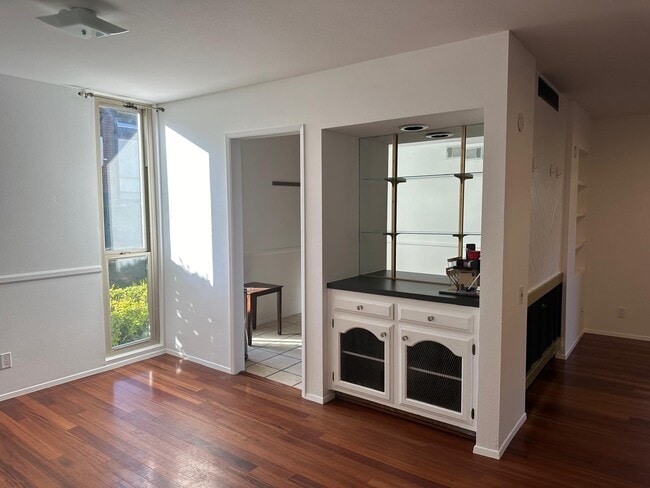 property at 31515 Lindero Canyon Rd