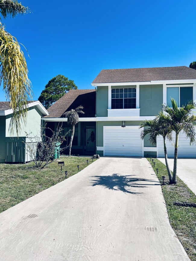 property at 1792 SE Balmoral Ct