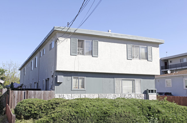 364 Estabrook St in San Leandro, CA - Building Photo - Building Photo