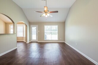 10909 Lexington Dr in Olive Branch, MS - Foto de edificio - Building Photo