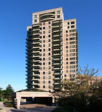 Park Plaza Condominiums in Wilmington, DE - Building Photo - Building Photo