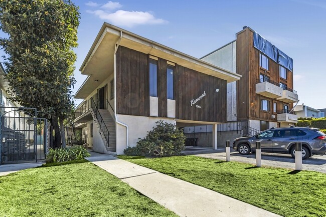 property at 3966 Inglewood Blvd