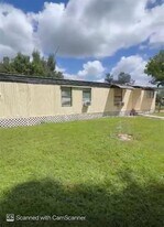 15482 Mapletree Dr in Punta Gorda, FL - Building Photo