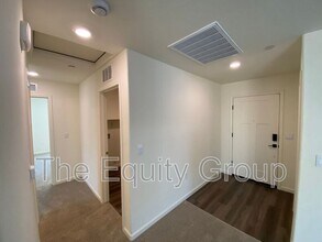 494 Blue Rdg in Tulare, CA - Building Photo - Building Photo