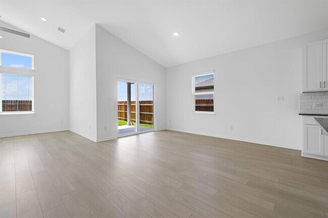 304 Crumpton Wy in Hutto, TX - Building Photo - Building Photo