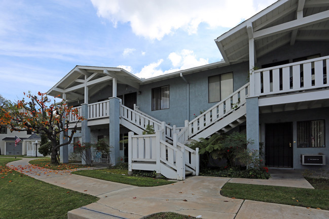 Cobblestone Park Apartments in El Cajon, CA - Foto de edificio - Building Photo