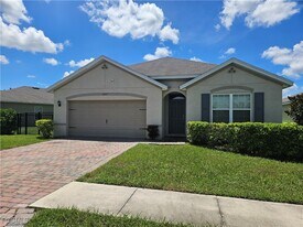 10517 Canal Brook Ln in Lehigh Acres, FL - Building Photo