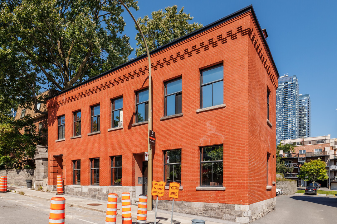 747 Guy Rue in Montréal, QC - Building Photo