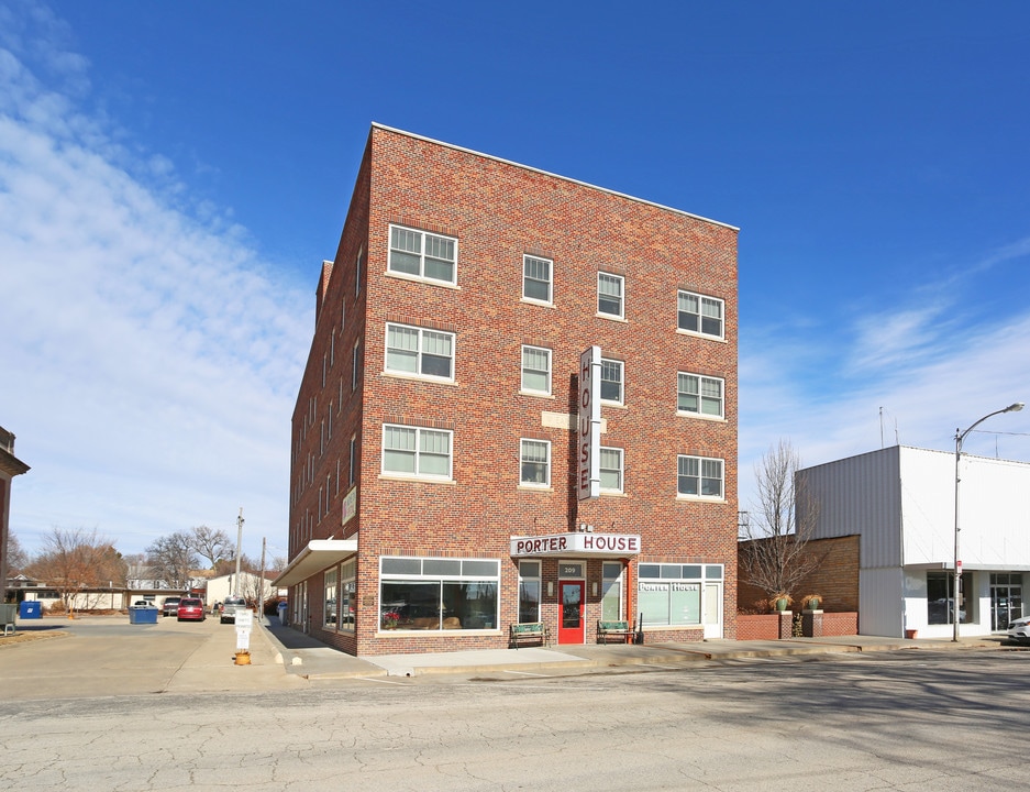 Porter House in Beloit, KS - Foto de edificio