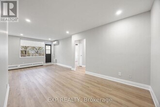 2961 Dufferin St in Toronto, ON - Building Photo - Building Photo