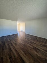 141-143 E Home Ave in Selah, WA - Building Photo - Building Photo