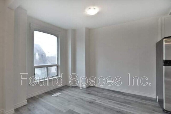 33 Harvey St in Hamilton, ON - Building Photo - Building Photo