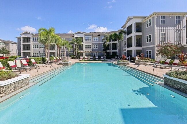 The Lotus at Starkey Ranch in Odessa, FL - Foto de edificio - Building Photo