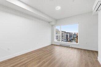 15739 Fraser Hwy in Surrey, BC - Building Photo - Building Photo