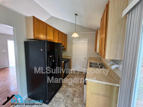 701 Greyson Dr in Durham, NC - Foto de edificio - Building Photo