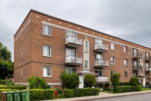 1695 Édouard-Laurin Boul in St. Laurent, QC - Building Photo