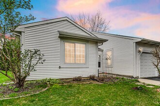 533 Lyon Dr in Buffalo Grove, IL - Building Photo - Building Photo