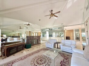 34 Lakeshore Dr in Rancho Mirage, CA - Building Photo - Building Photo