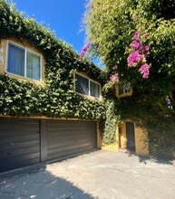921 S Curson Ave, Unit 921 in Los Angeles, CA - Building Photo - Building Photo