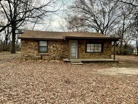 292 S Double Springs Rd in Fayetteville, AR - Building Photo