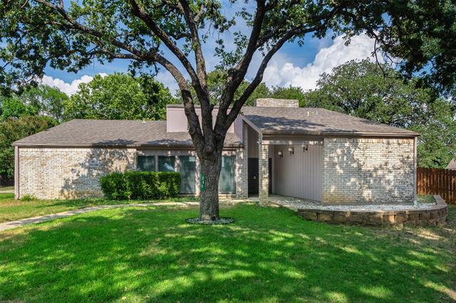property at 742 Hummingbird Cir